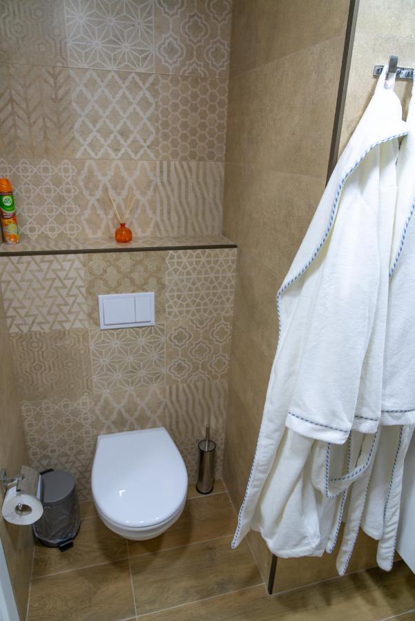 Sea Breeze In Batumi Apartment Luaran gambar