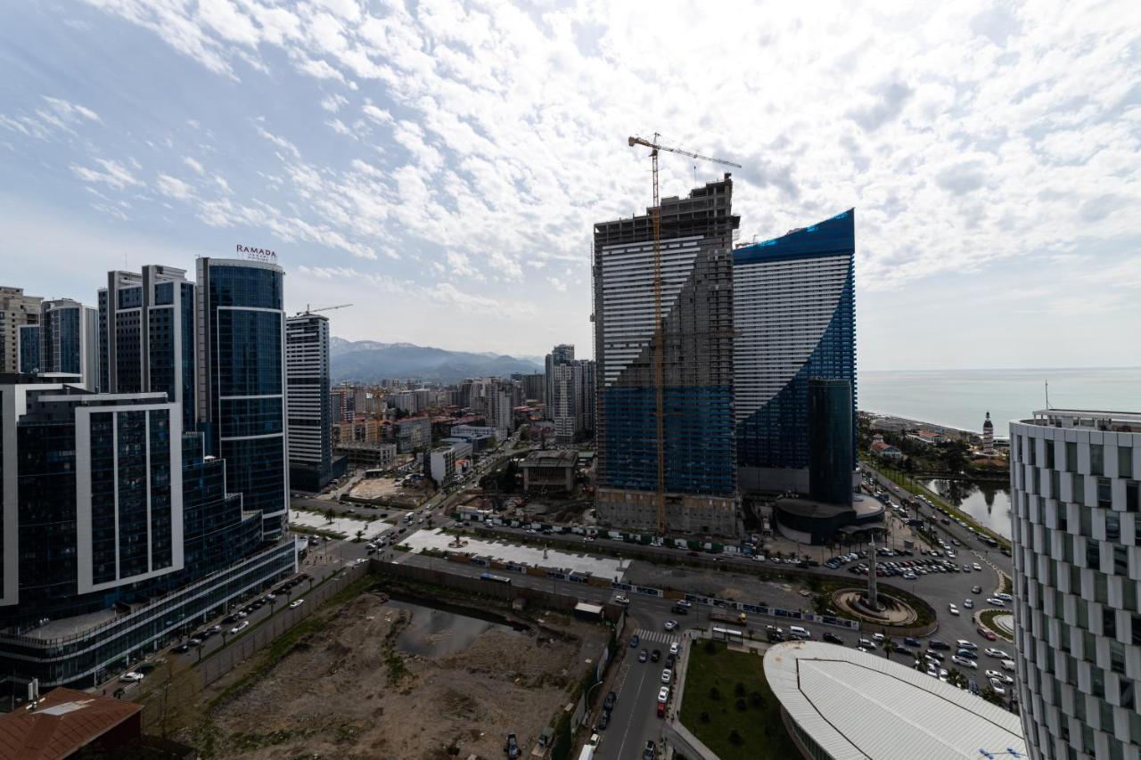 Sea Breeze In Batumi Apartment Luaran gambar