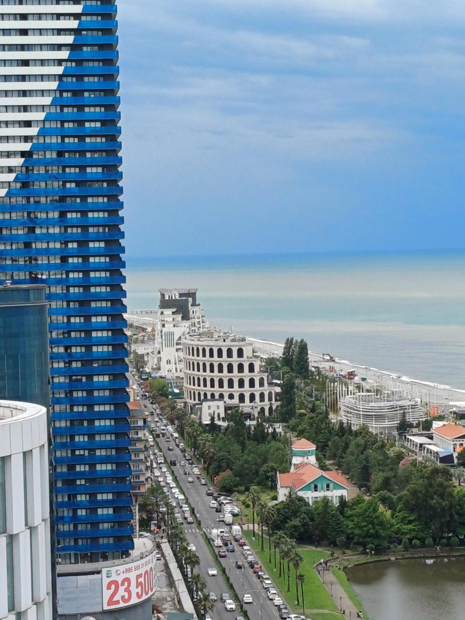 Sea Breeze In Batumi Apartment Luaran gambar